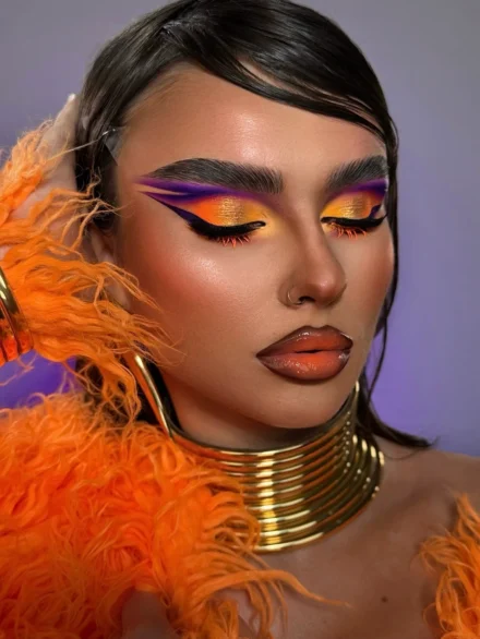 Editorial μακιγιάζ με έντονες μωβ και πορτοκαλί σκιές και glossy χείλη – Online Μαθήματα Μακιγιάζ & Beauty Courses από την Άννα Μπαλαντίνου